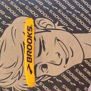 BNEW UNUSED BROOKS NEON ORANGE FLAT REPLACEMENT SHOELACES SHOE LACES UNISEX